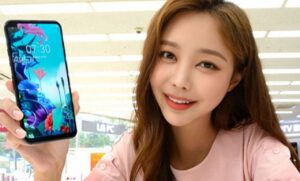 LG Q70